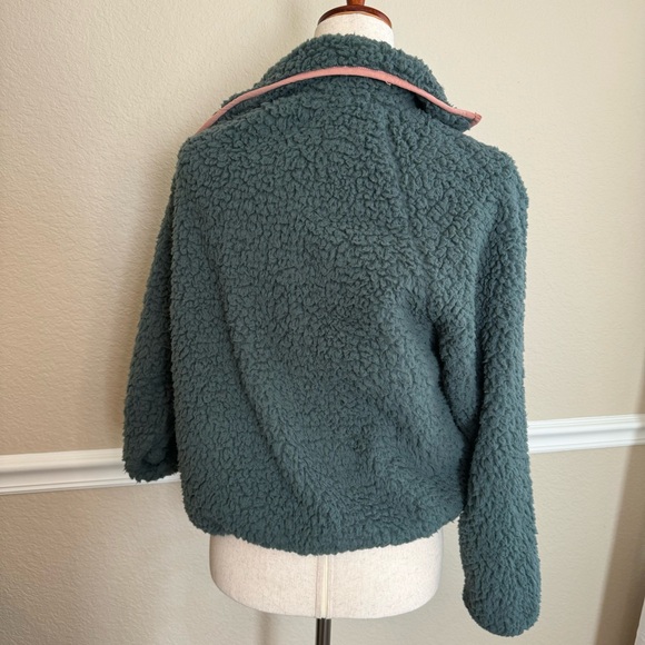 Express Fleece Pullover - Picture 3 of 7